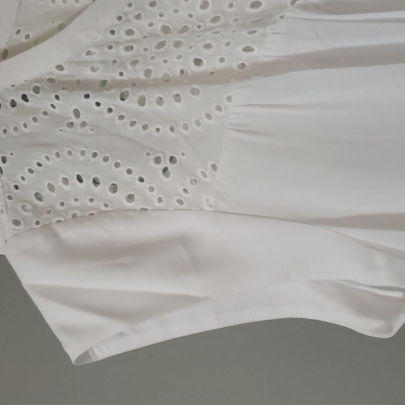 White blouse - Picture 3 of 6